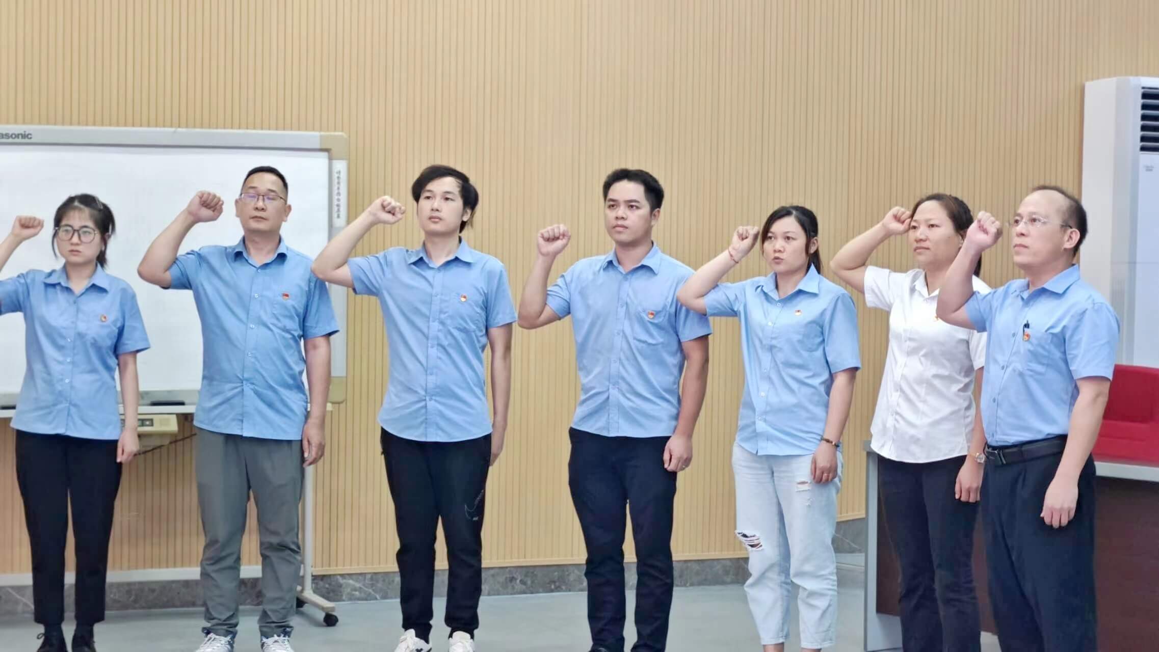 1720161157108887.jpg 新黨員入黨宣誓.jpg